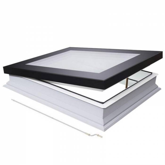 Fakro DMF 70cm x 70cm Manual Flat Roof Window & Kerb Triple Glazed