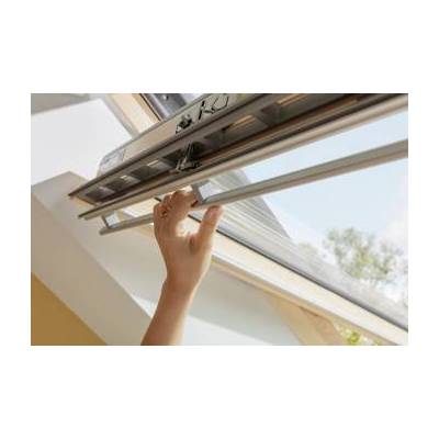 VELUX GGL SK01 3070 Pine Laminated Centre Pivot Roof Window 55x98cm