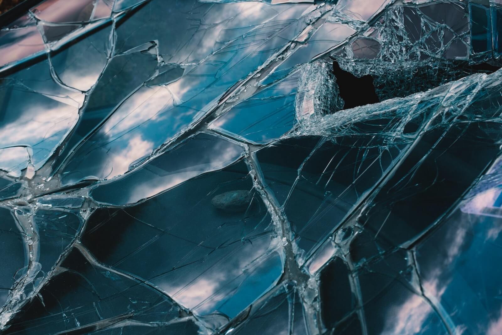 Differences Between Float Glass, Tempered Glass And Laminated Glass